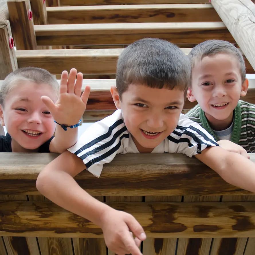 SOS-Kinder in Kasachstan Im SOS-Kinderdorf Aserbaidschan finden Kinder eine liebevolle Familie